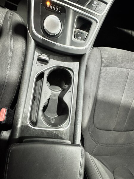 Used 2015 Chrysler 200 Limited w/ Convenience Group FWD image 11