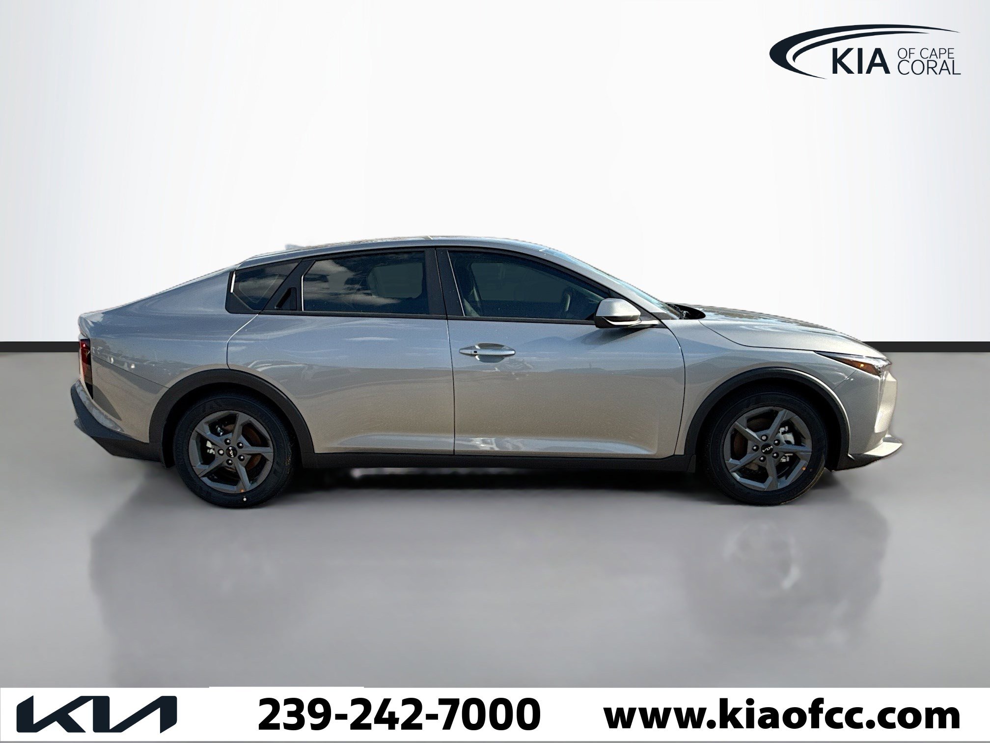 New 2025 Kia K4 LXS image 6