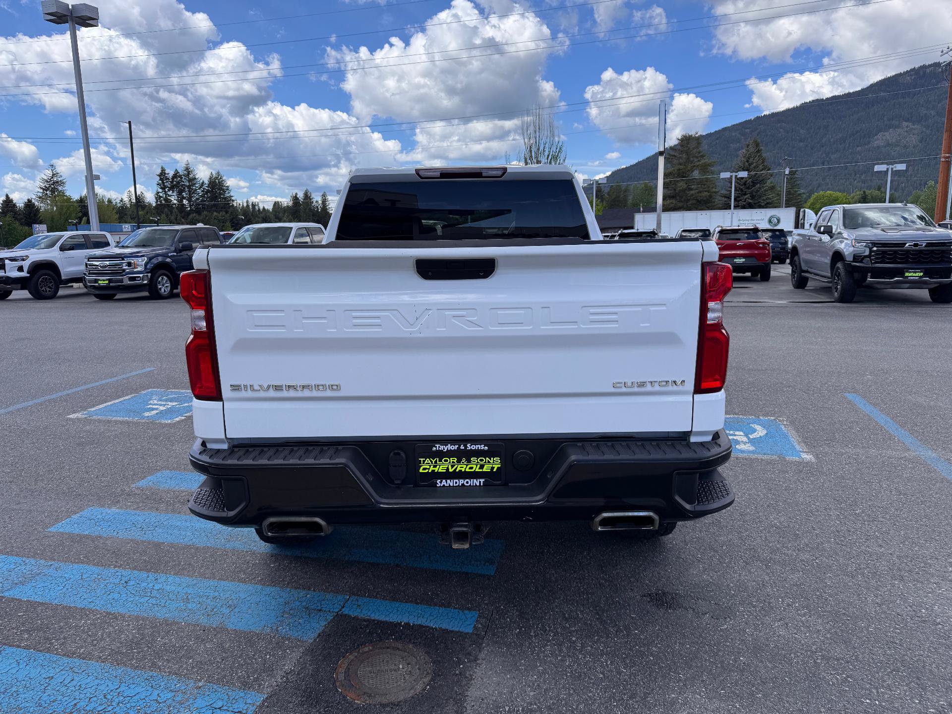 Used 2022 Chevrolet Silverado 1500 Custom Trail Boss AWD/4WD image 6