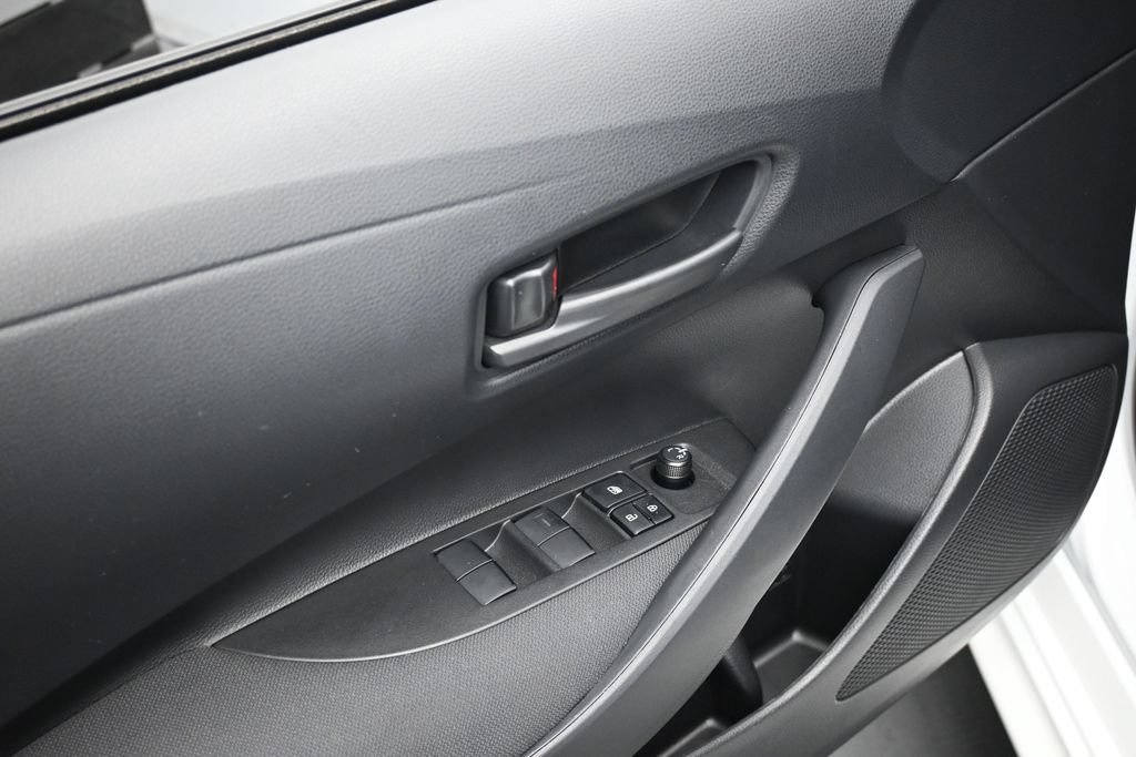 Used 2026 Toyota Corolla LE w/ Carpet Mat Package (TMS) FWD image 10