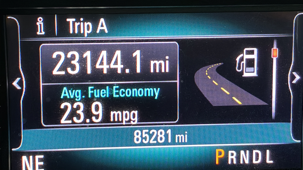 Used 2017 Buick Envision Essence FWD image 33