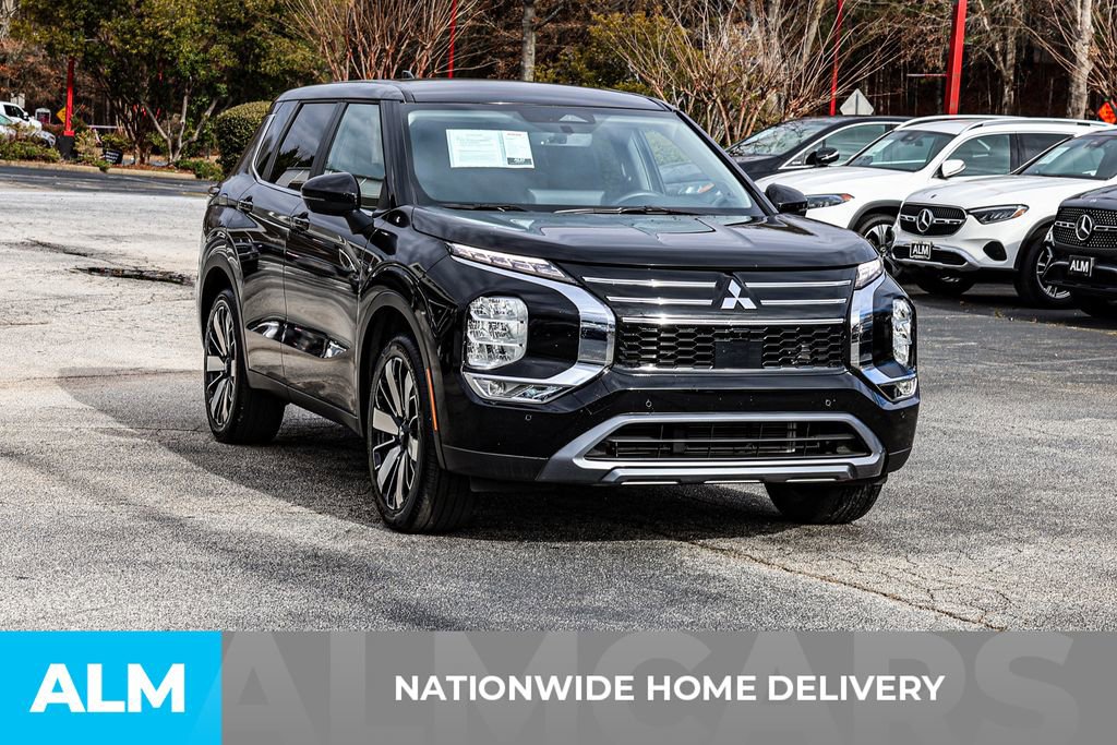 Used 2025 Mitsubishi Outlander SE image 5