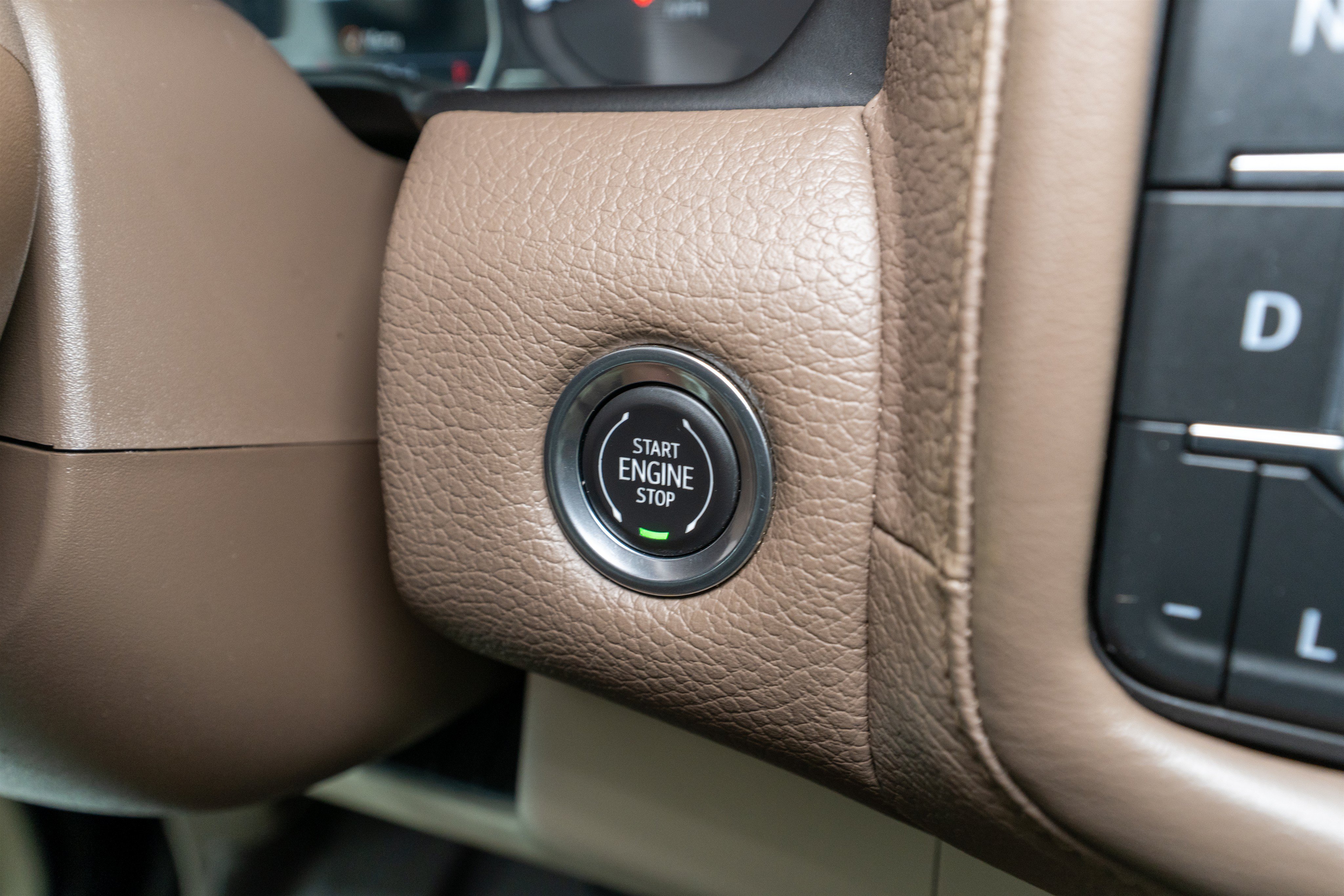 Used 2021 GMC Yukon Denali w/ Advanced Technology Package RWD image 32