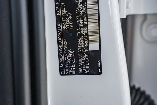 Used 2023 Volvo XC60 B5 Plus w/ Protection Package Premier image 39