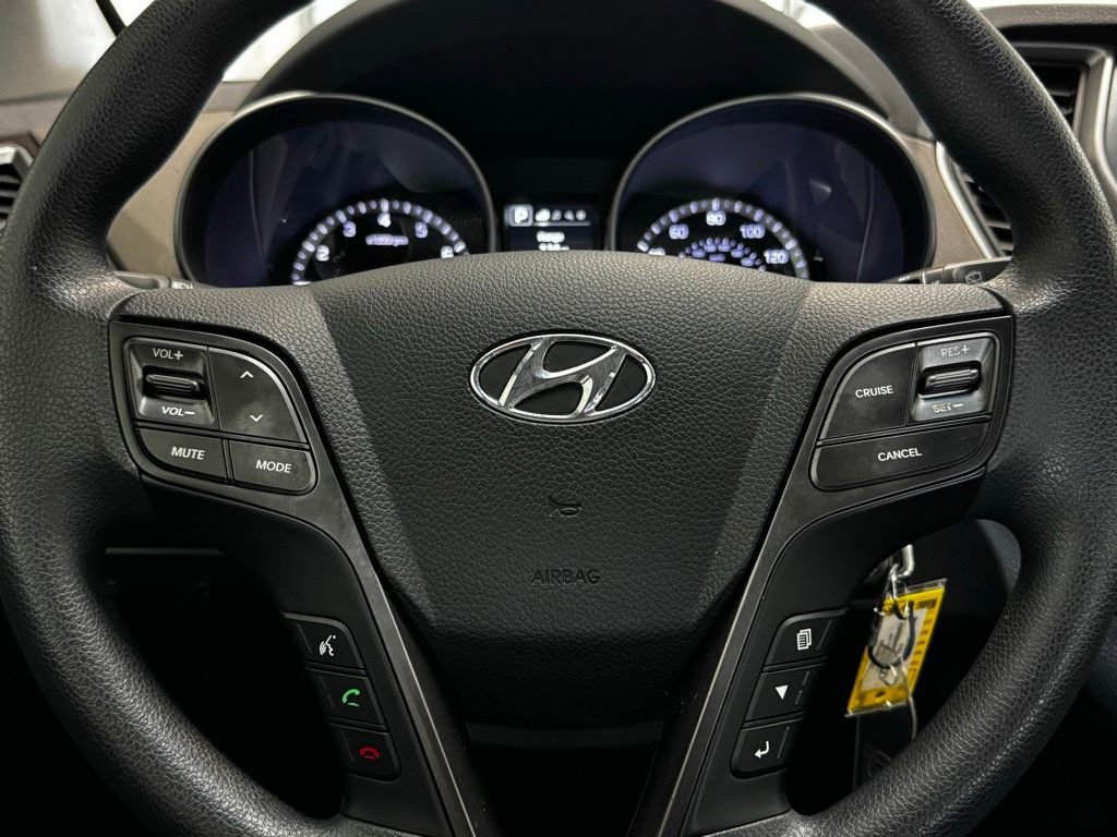 Used 2017 Hyundai Santa Fe SE image 15