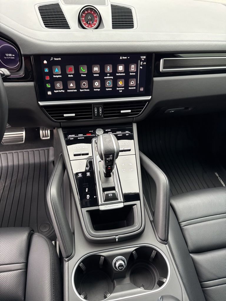 Used 2023 Porsche Cayenne GTS image 24