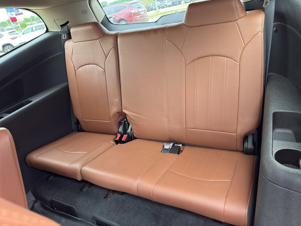 Used 2016 Chevrolet Traverse LTZ w/ LPO, 'HIT The Road' Package AWD/4WD image 14