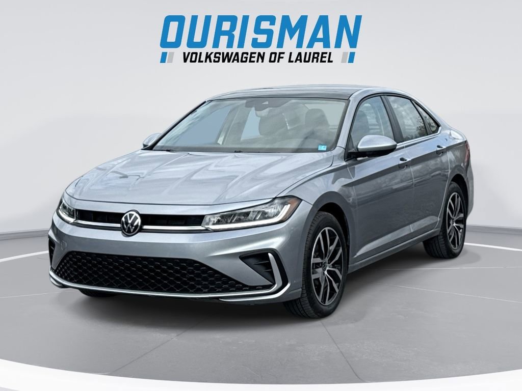 Used 2025 Volkswagen Jetta SE image 1