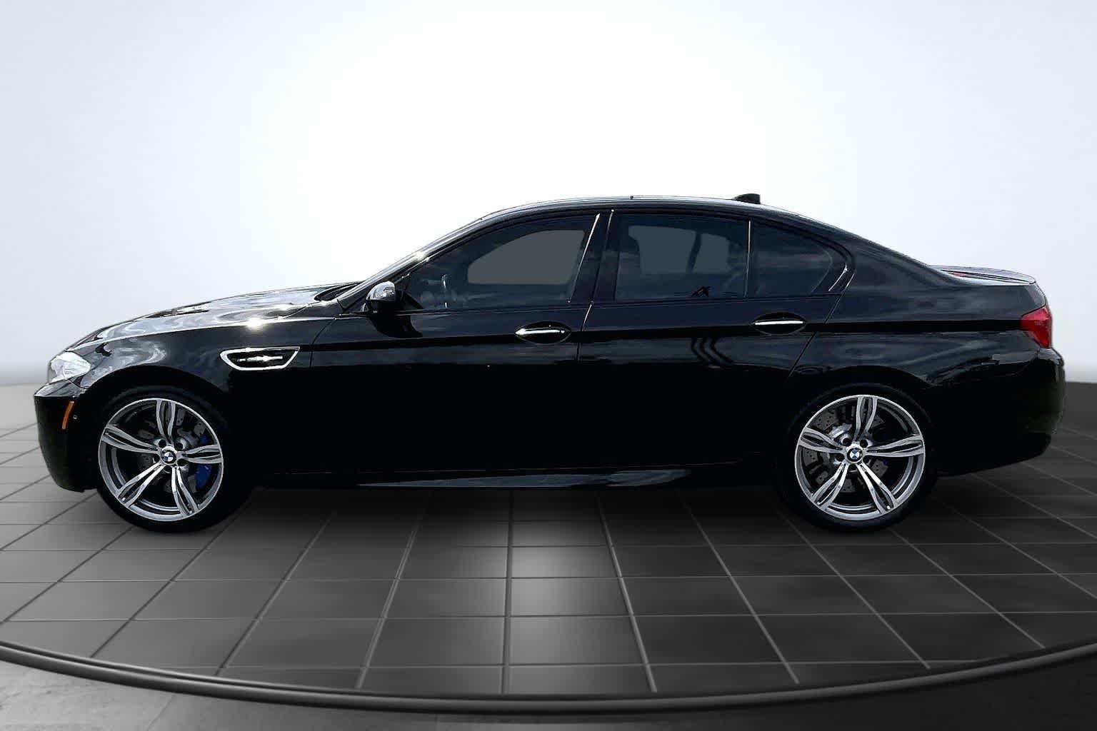 Used 2013 BMW M5 RWD image 3