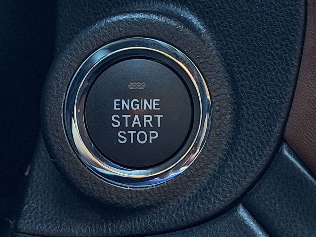 Used 2022 Subaru Outback Touring w/ Popular Package #2 image 24