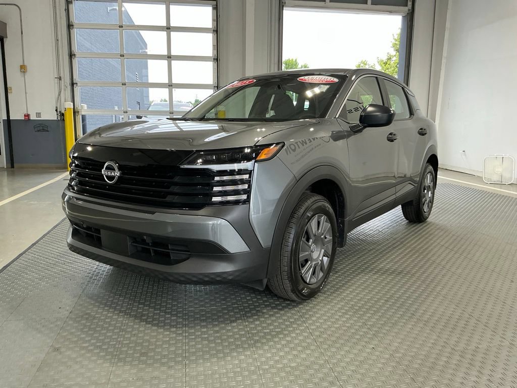Used 2025 Nissan Kicks S FWD image 2