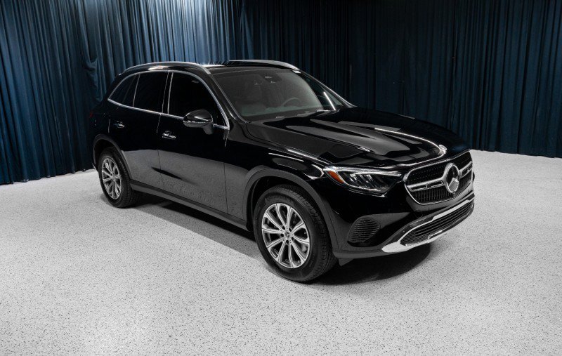 Certified 2026 Mercedes-Benz GLC 300 4MATIC image 3