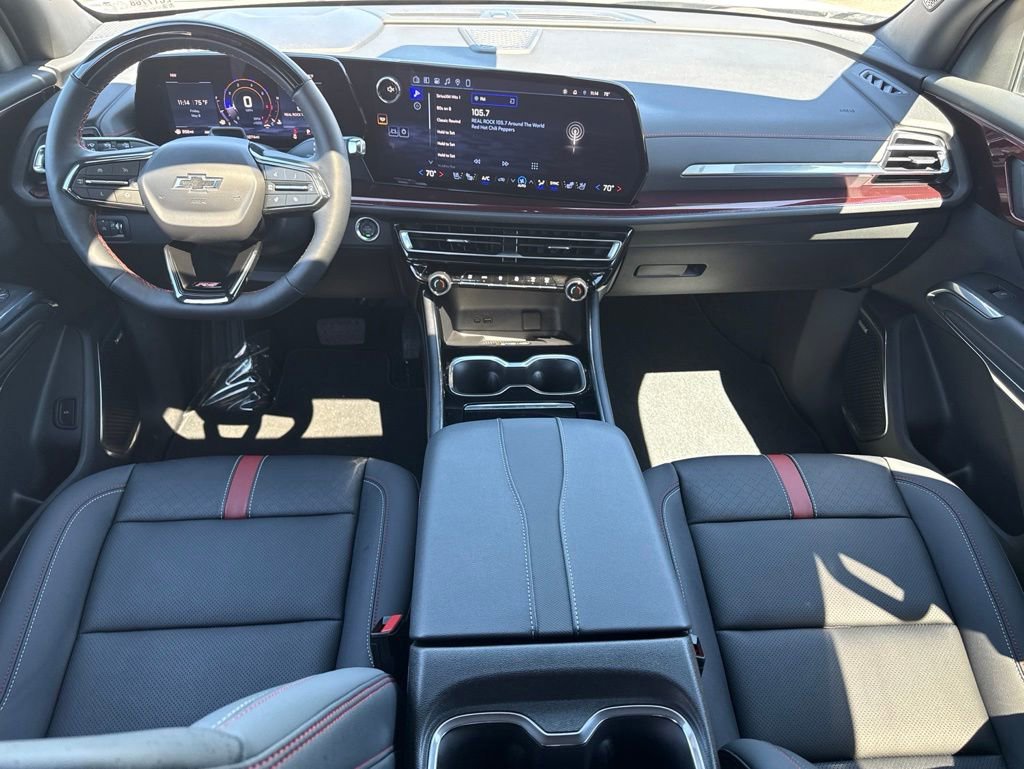 Used 2025 Chevrolet Traverse RS AWD/4WD image 16