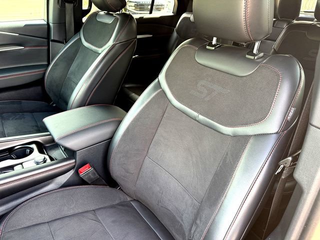 Used 2025 Ford Explorer ST AWD/4WD image 10
