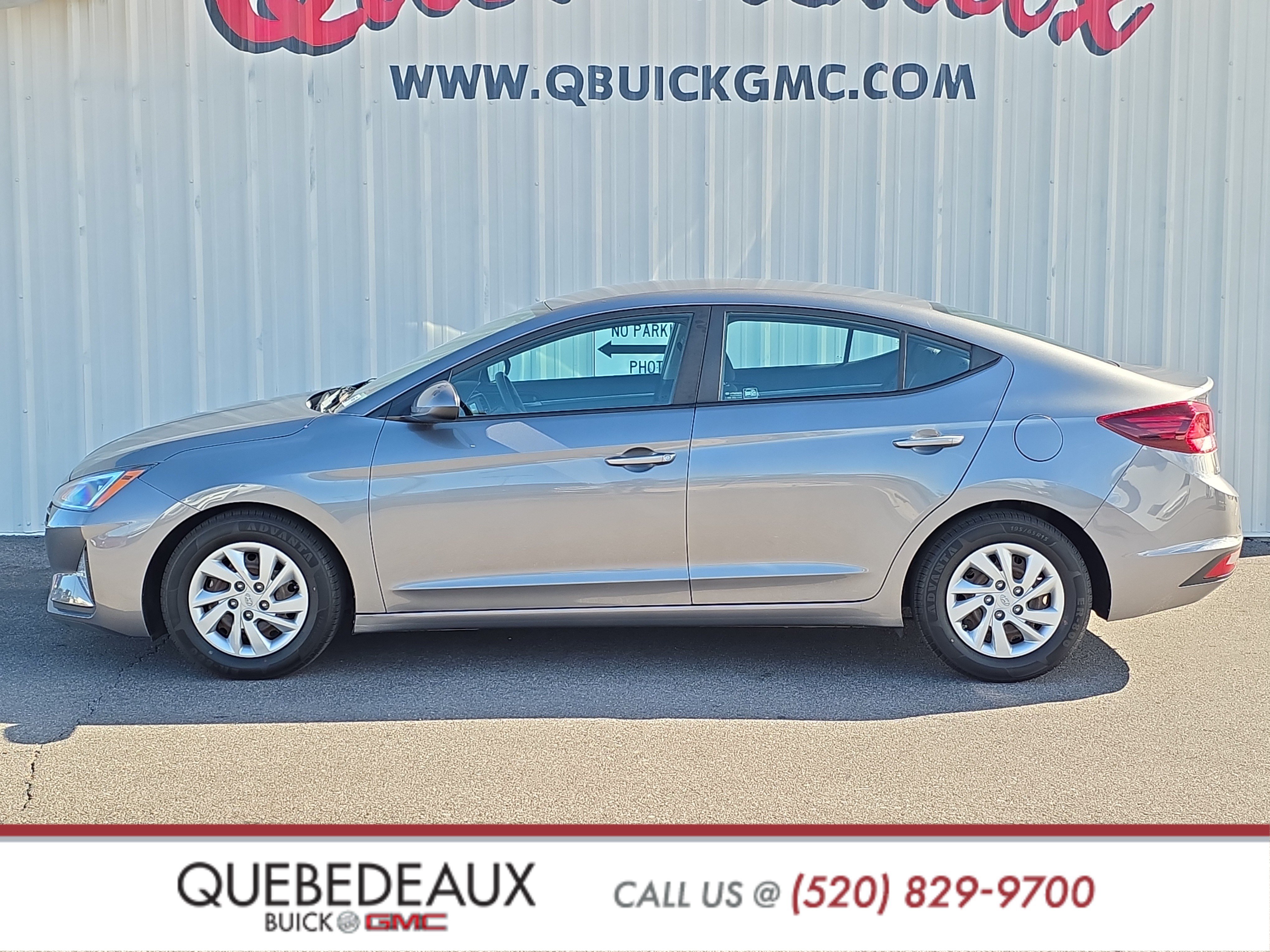 Used 2019 Hyundai Elantra SE w/ Cargo Package FWD image 4