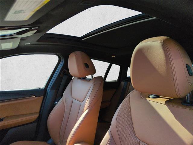 Used 2023 BMW X4 xDrive30i w/ Premium Package AWD/4WD image 16