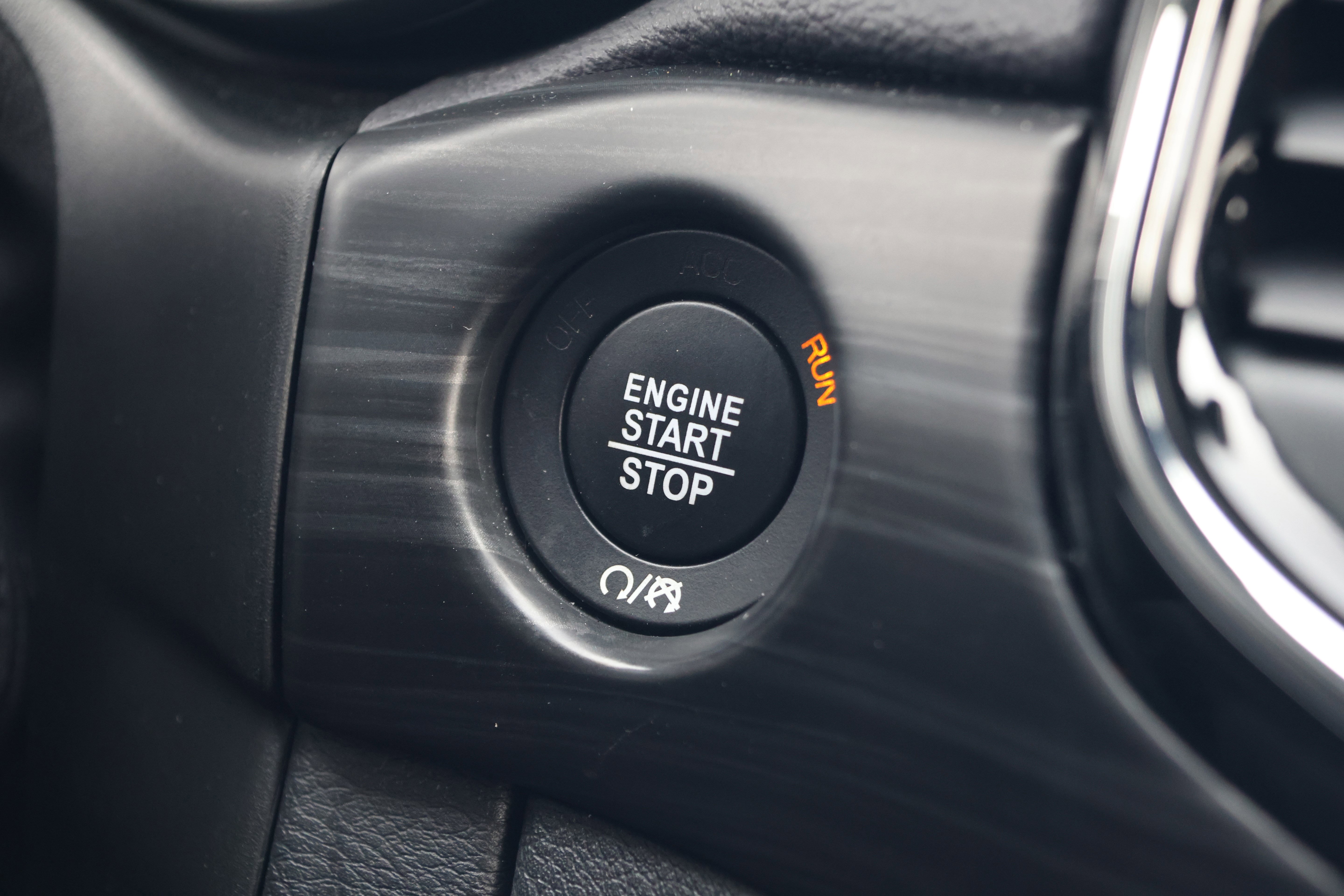 Used 2019 Jeep Grand Cherokee Altitude image 28