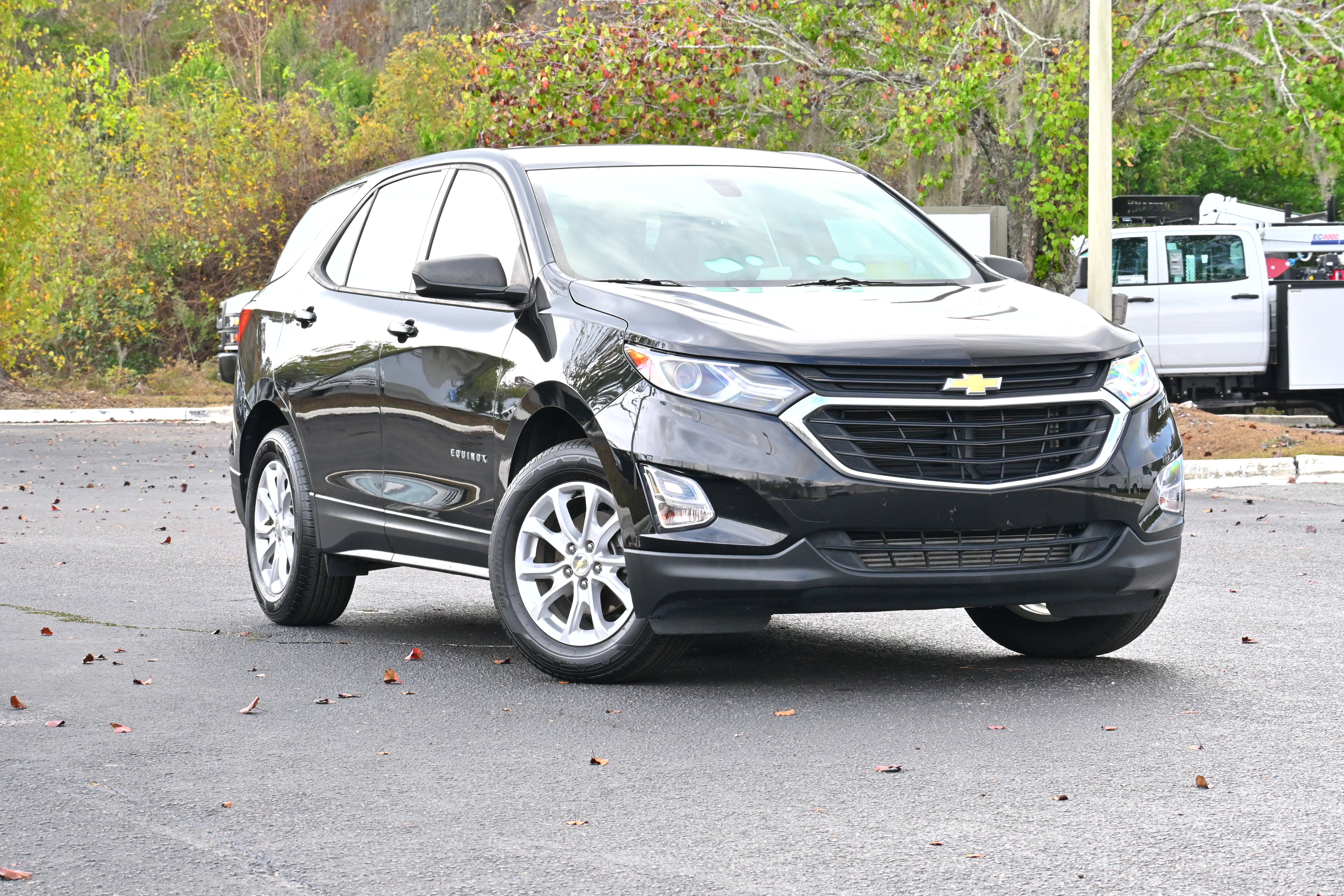 Used 2019 Chevrolet Equinox LS image 2