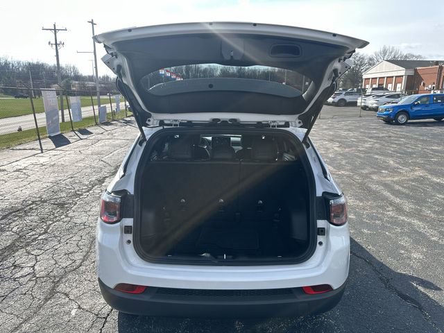 Used 2023 Jeep Compass Latitude image 21
