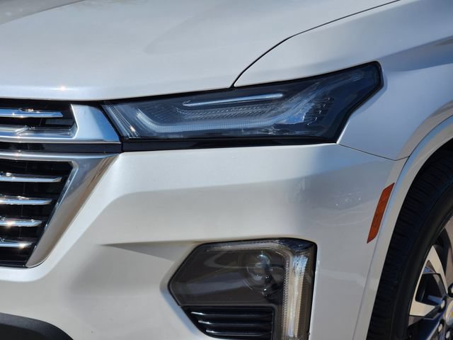 Used 2023 Chevrolet Traverse Premier FWD image 16