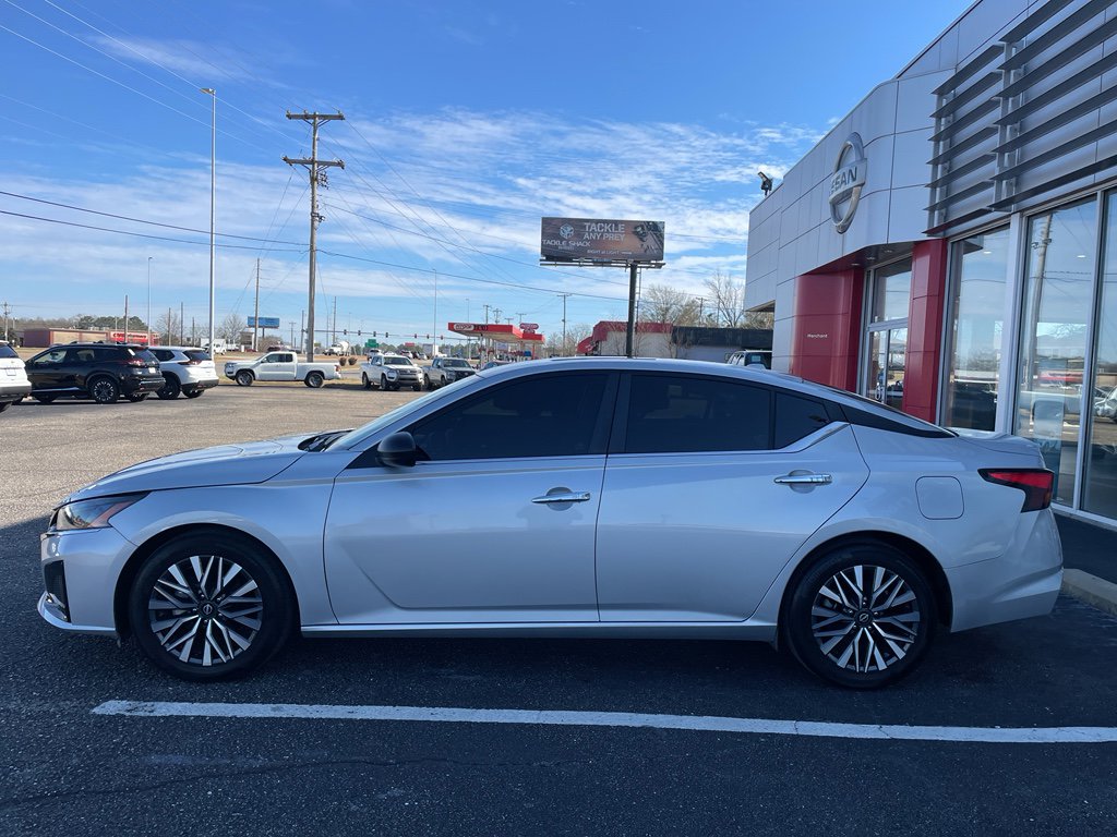 Used 2024 Nissan Altima 2.5 SV image 18
