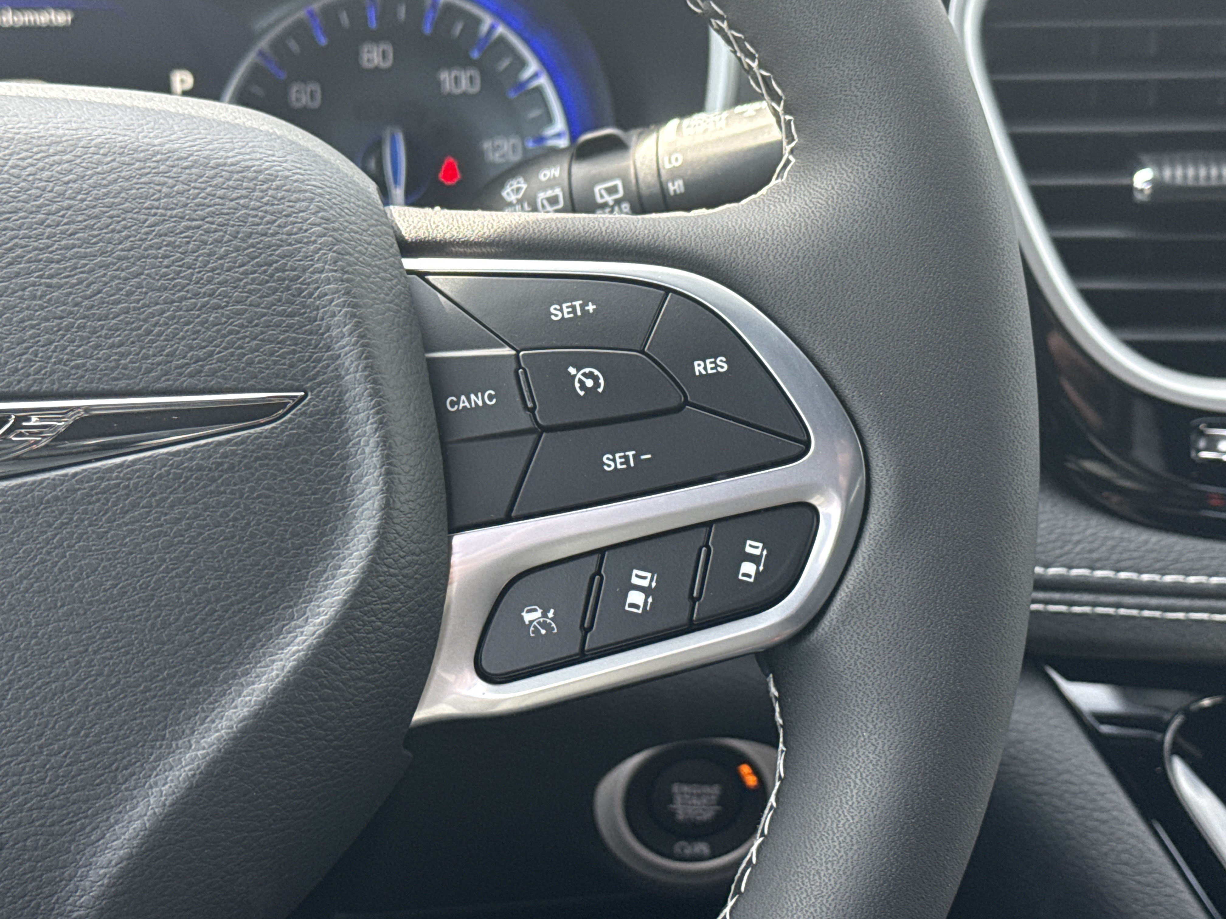 New 2026 Chrysler Pacifica Select FWD image 30