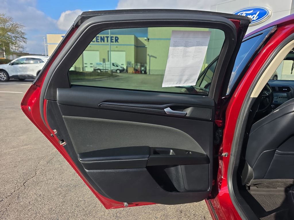 Used 2018 Ford Fusion SE w/ Equipment Group 201A image 36