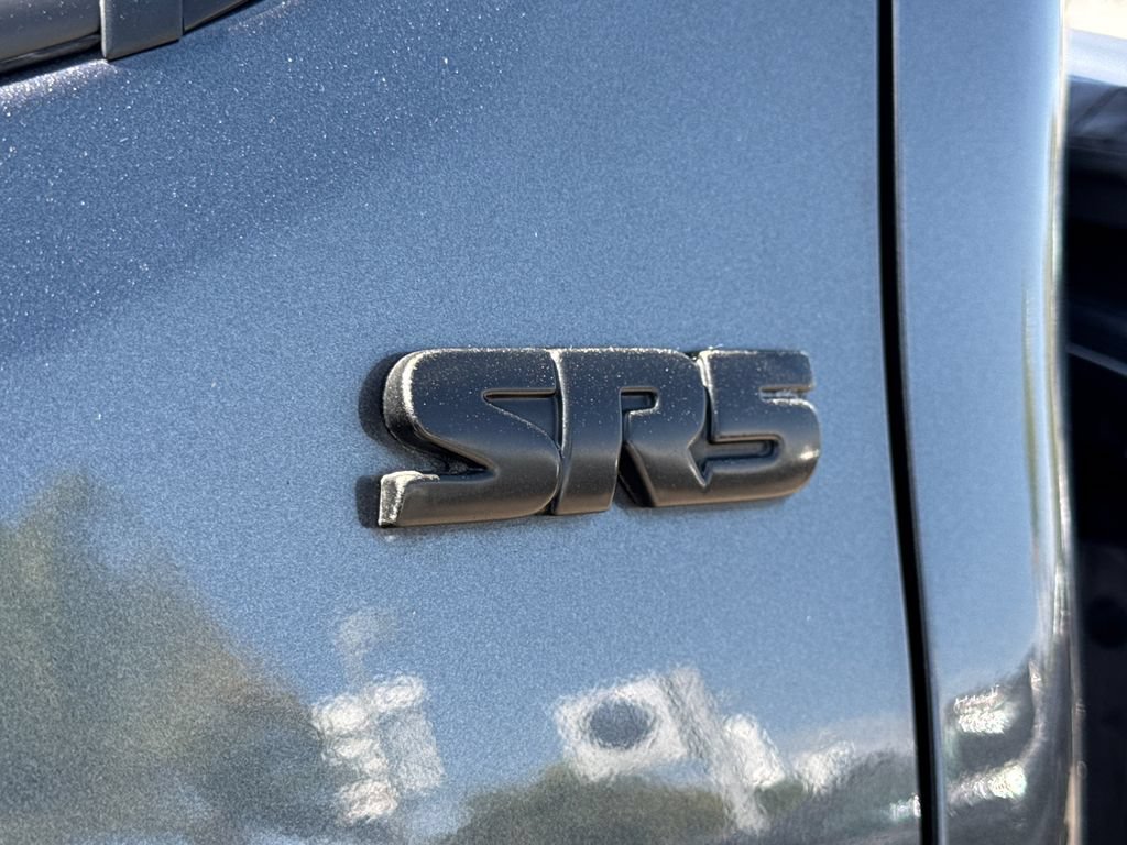 Used 2020 Toyota Tacoma SR5 RWD image 9