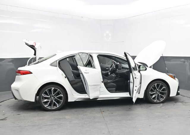 Used 2021 Toyota Corolla SE w/ Carpet Mat Package (TMS) FWD image 53