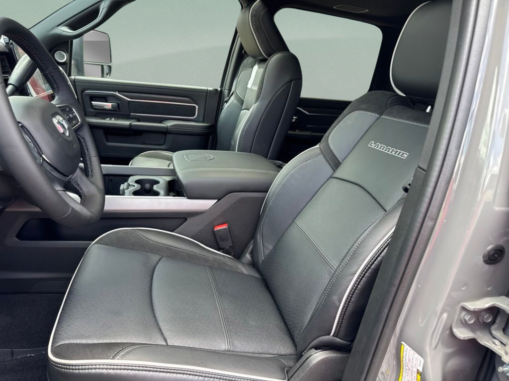 New 2026 RAM 2500 Laramie AWD/4WD image 10