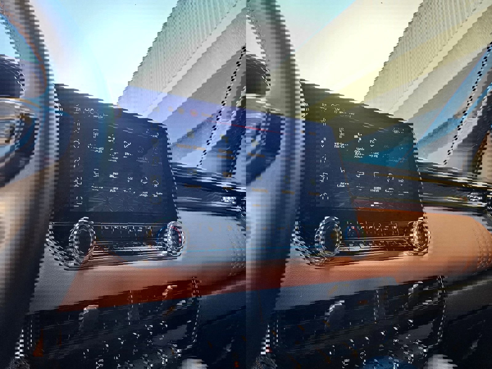 Used 2024 GMC Canyon AT4 w/ Technology Package image 15