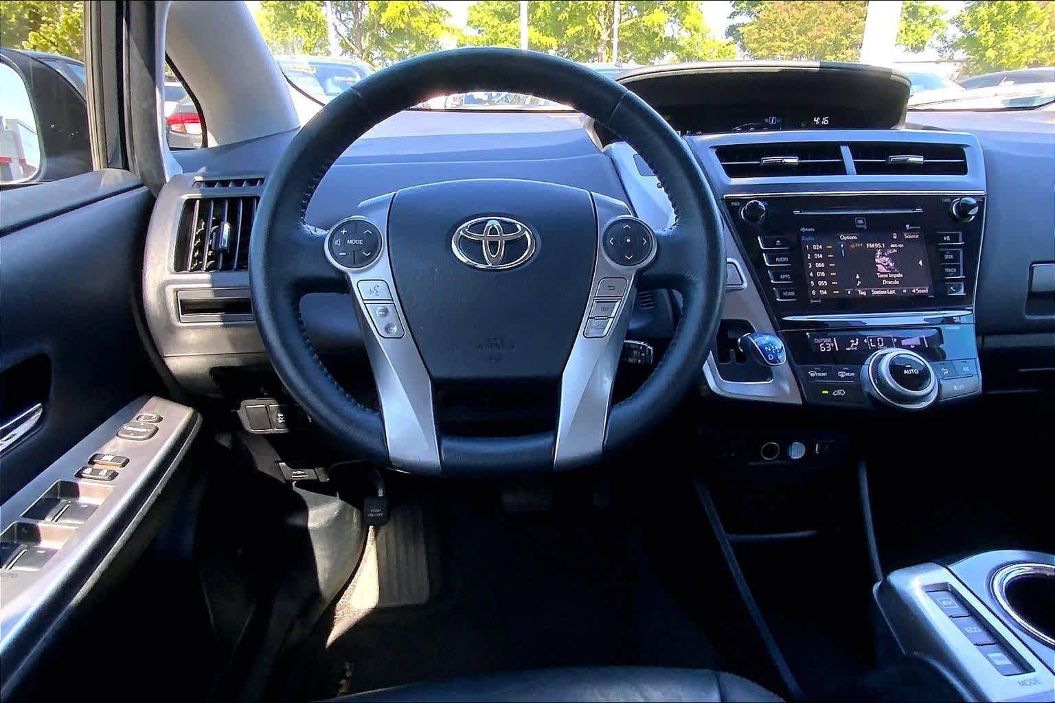 Used 2017 Toyota Prius V Five w/ Advanced Technology Package FWD image 6