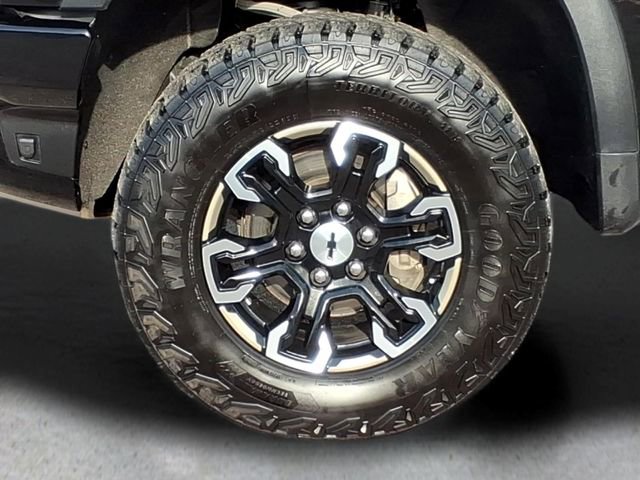 Used 2024 Chevrolet Silverado 1500 ZR2 w/ Technology Package AWD/4WD image 10
