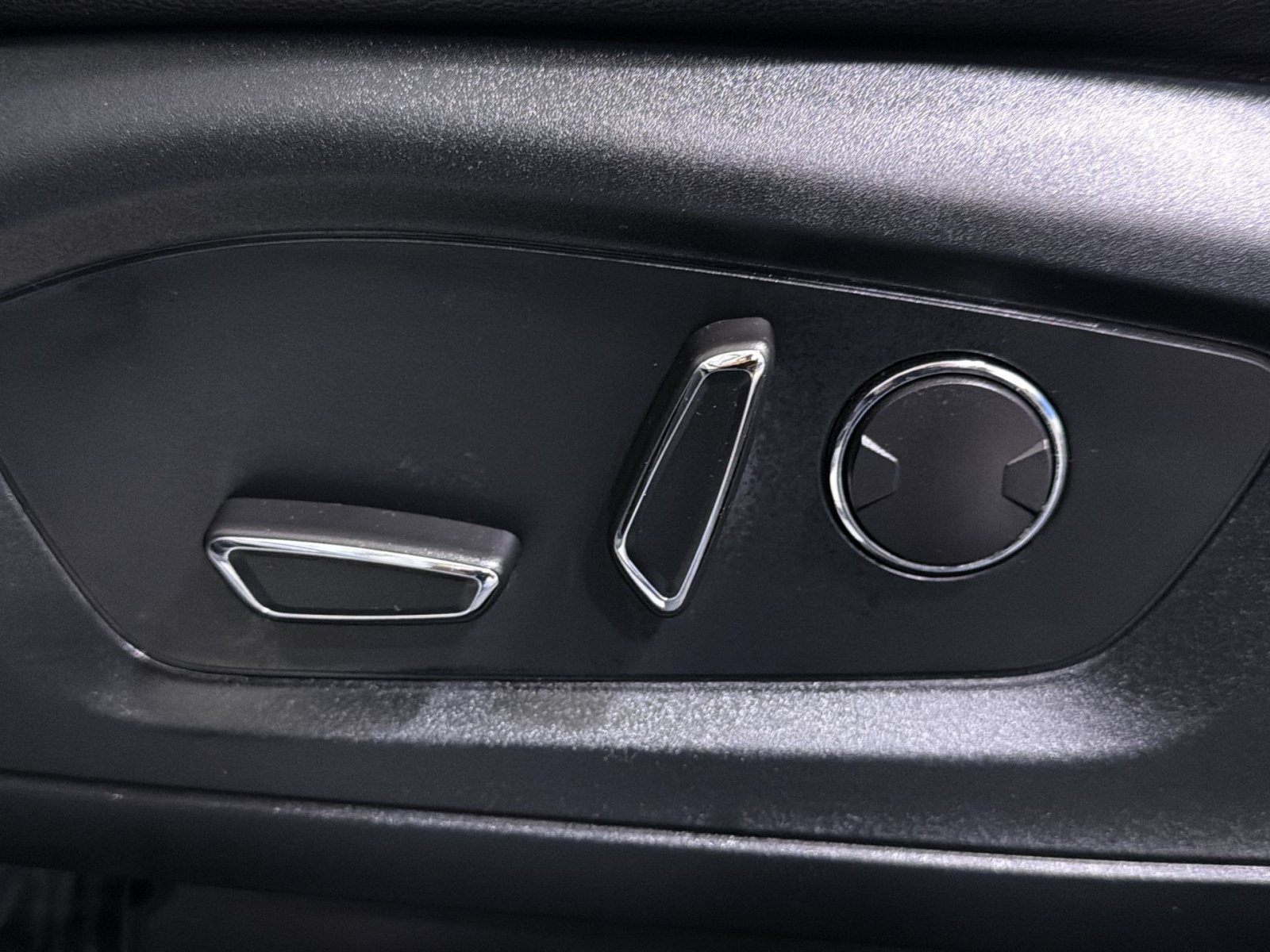 Used 2020 Ford Explorer Limited AWD/4WD image 26