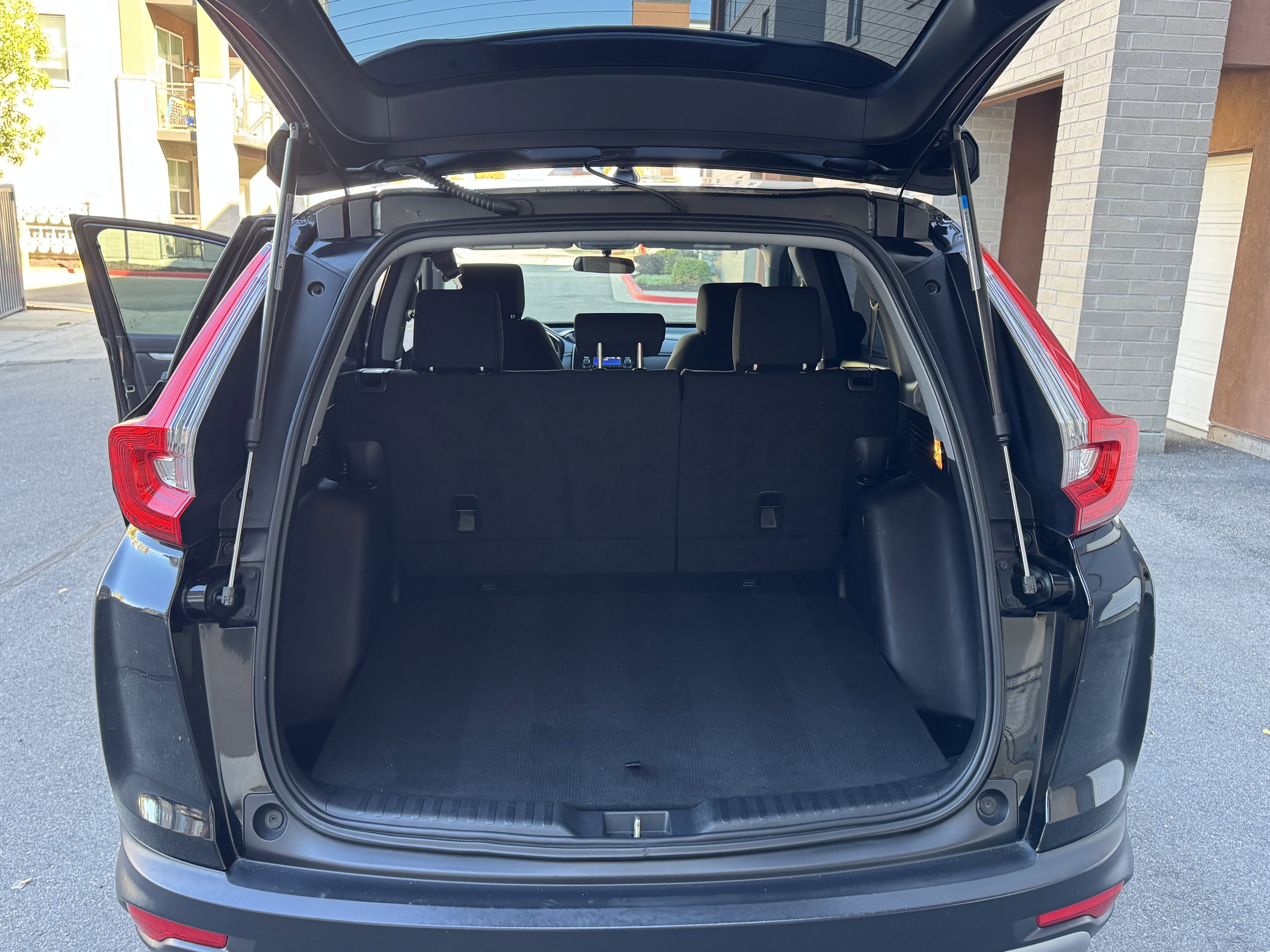 Used 2018 Honda CR-V LX image 32