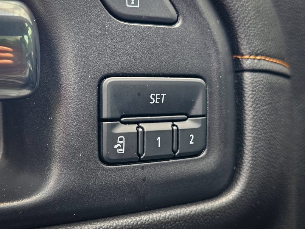 Used 2020 GMC Sierra 1500 AT4 w/ AT4 Premium Package AWD/4WD image 12