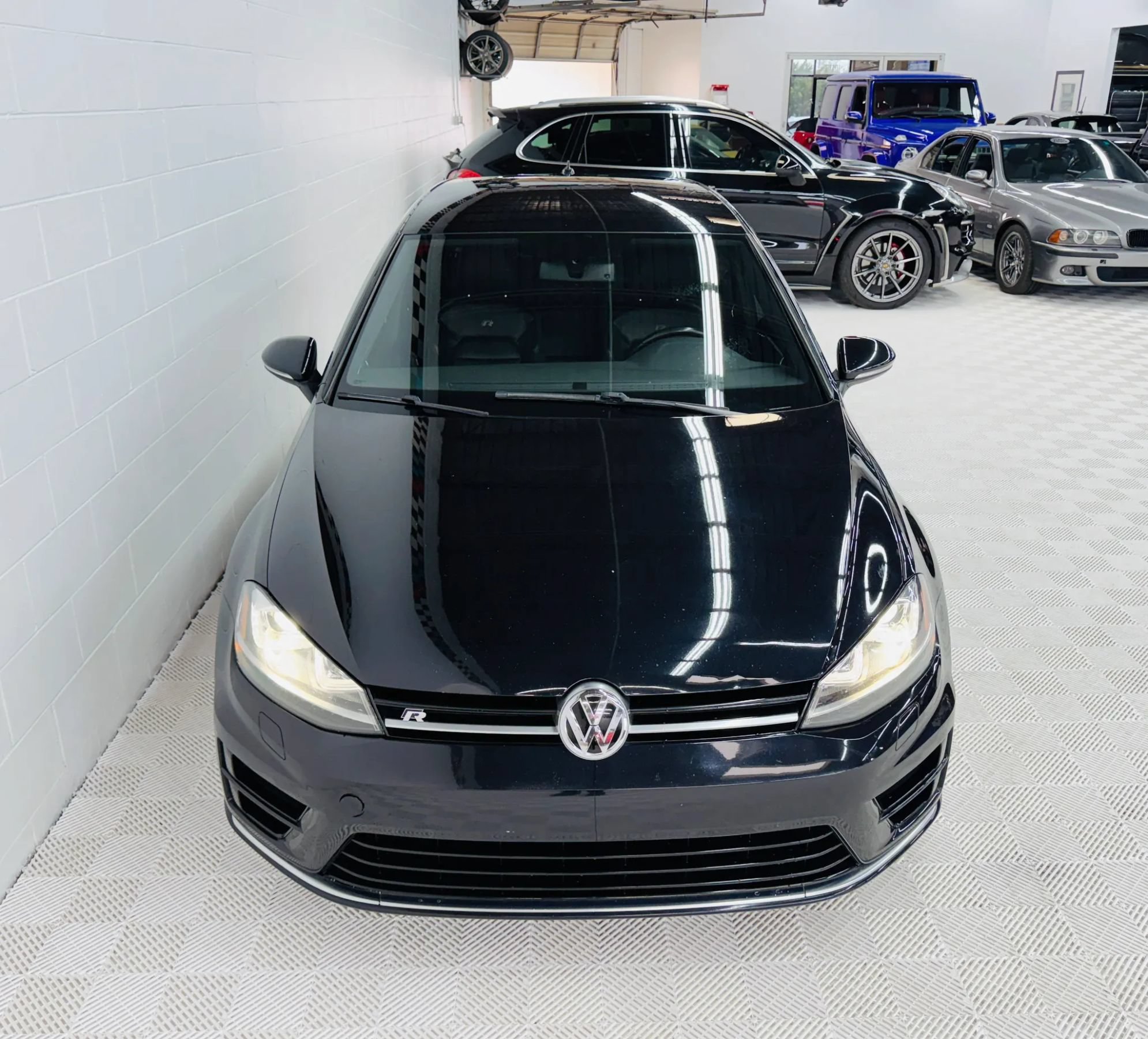Used 2016 Volkswagen Golf R 4-Door AWD/4WD image 10