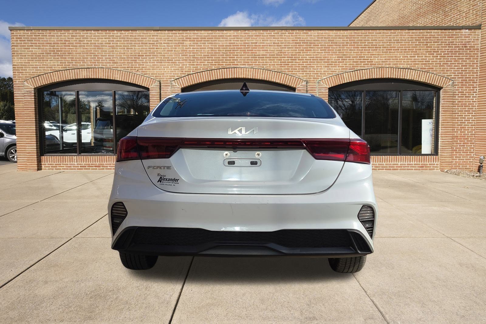 Used 2023 Kia Forte LXS image 4