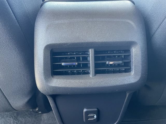 Used 2024 Chevrolet Equinox LT FWD image 20