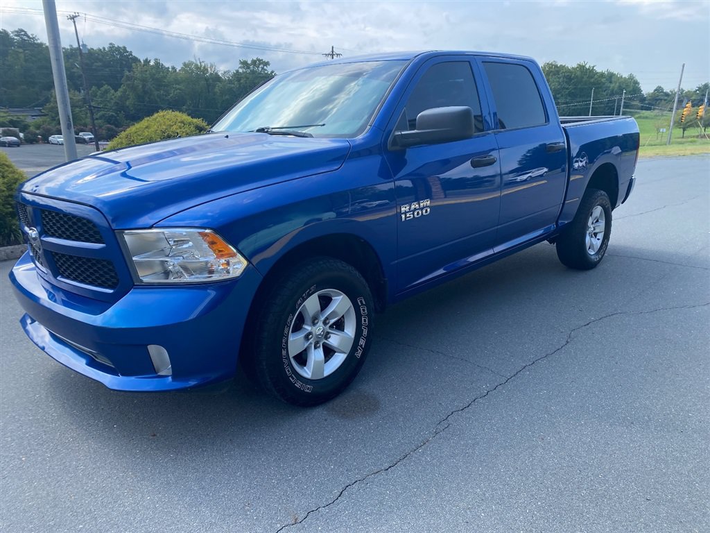 Used 2018 RAM 1500 Express RWD image 3