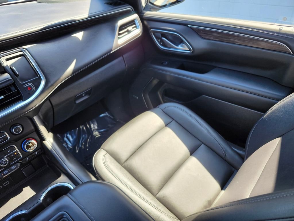 Used 2024 Chevrolet Tahoe Z71 w/ Luxury Package image 13