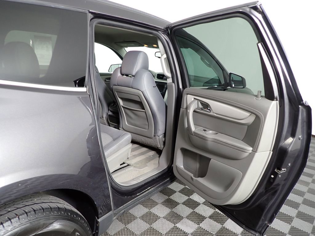 Used 2015 Chevrolet Traverse LT image 28