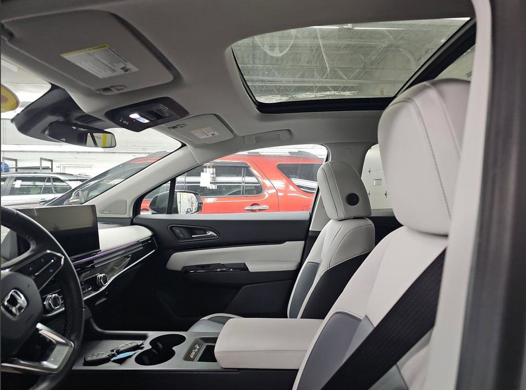 Used 2024 Honda Prologue Touring image 16