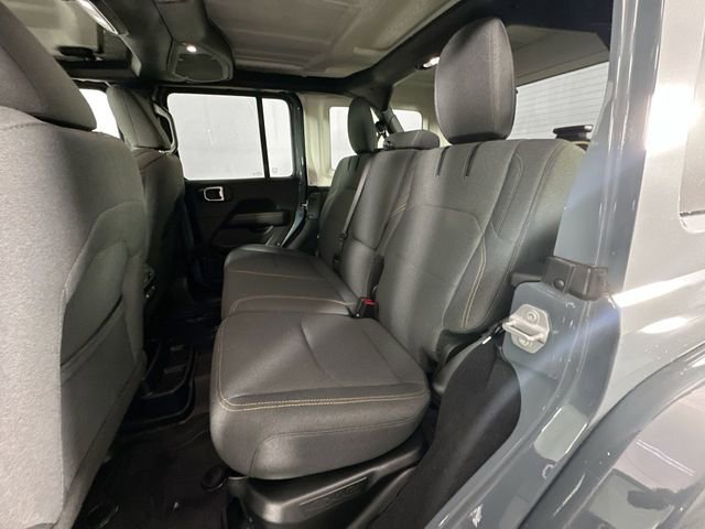 Used 2025 Jeep Wrangler Unlimited Sahara image 26