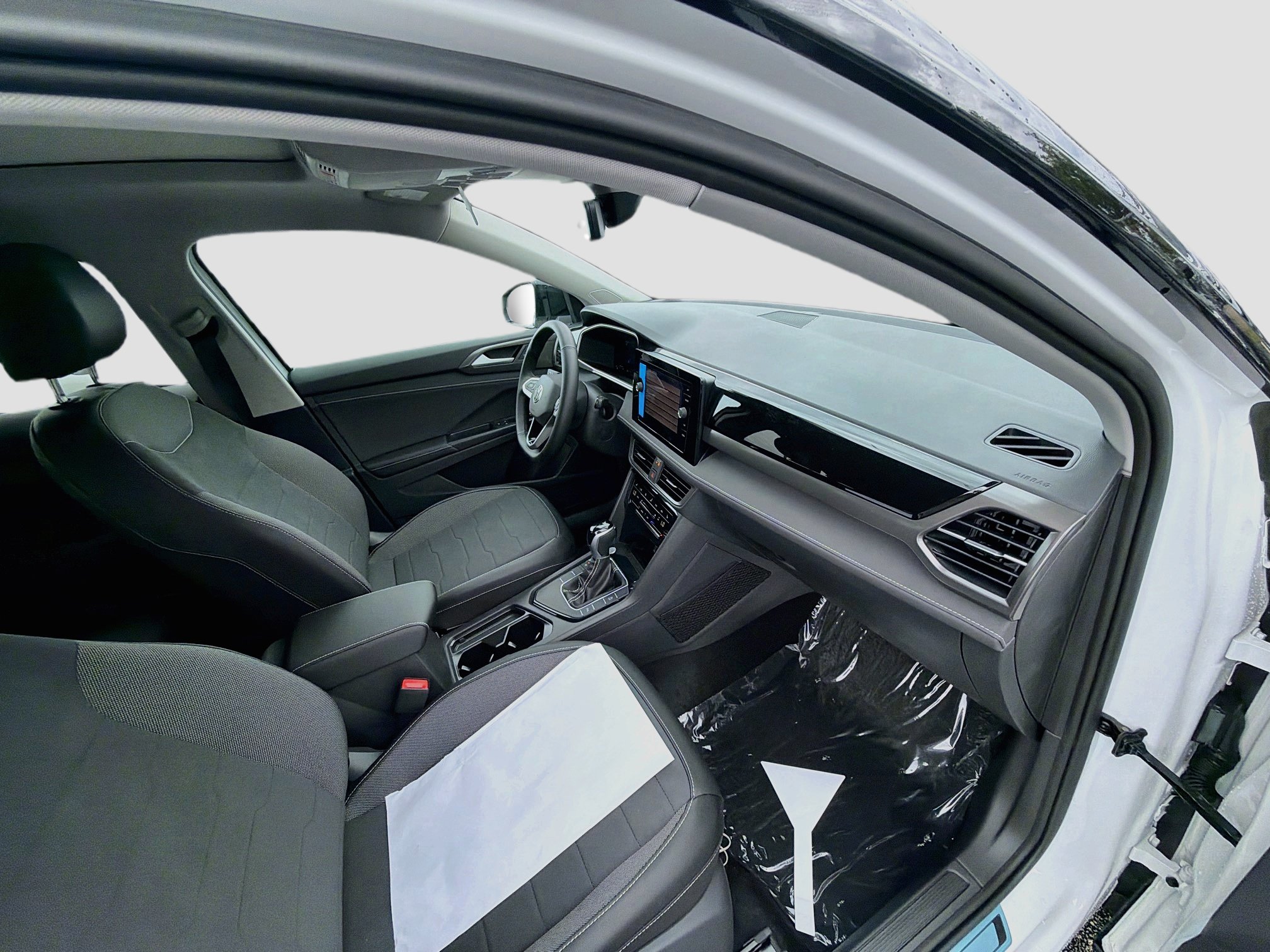 New 2026 Volkswagen Taos SE FWD image 23