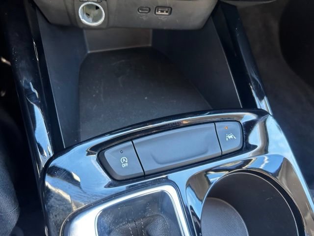 Used 2025 Chevrolet Trax LT FWD image 27