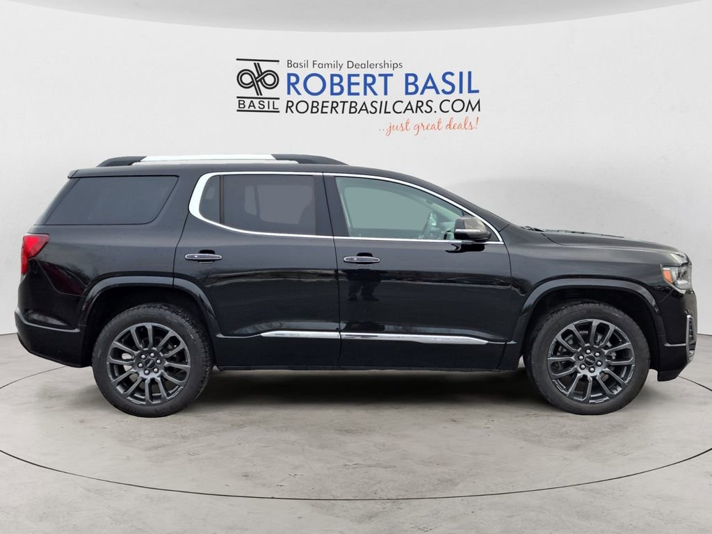 Used 2023 GMC Acadia Denali w/ Black Diamond Edition image 6