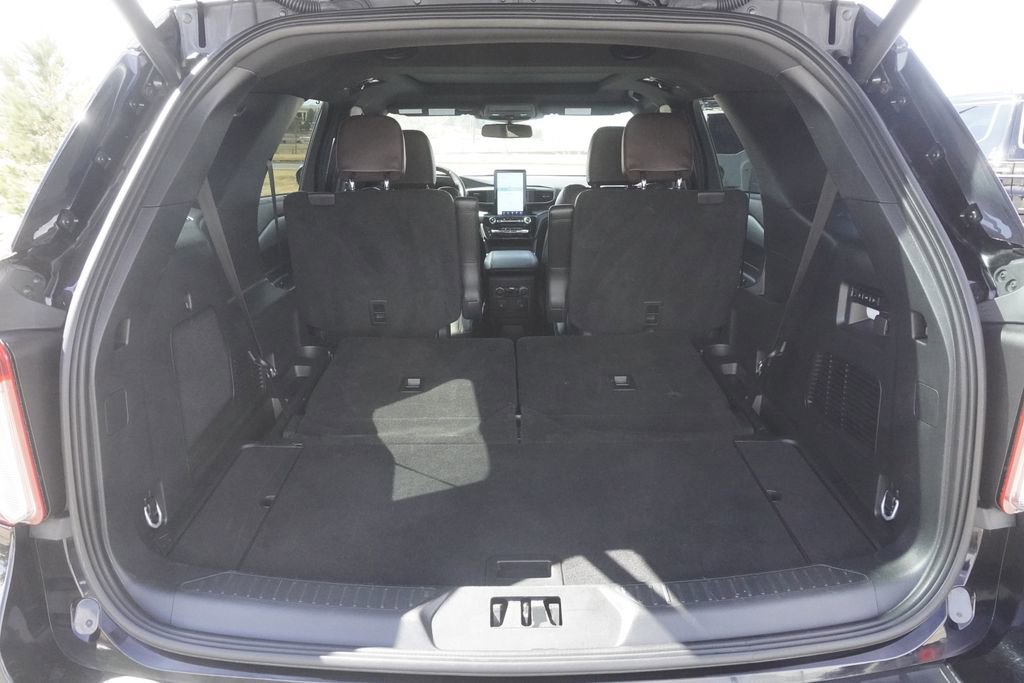 Used 2023 Ford Explorer Platinum w/ Technology Package image 31
