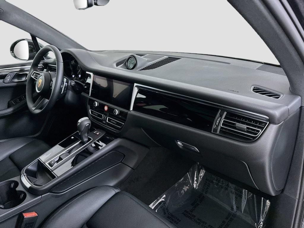 New 2026 Porsche Macan AWD/4WD image 31