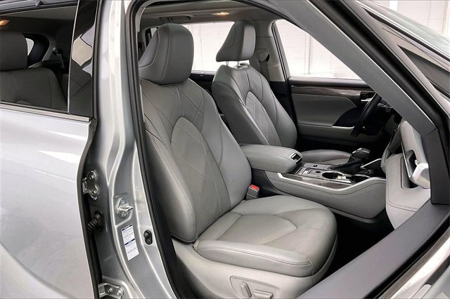Used 2021 Toyota Highlander Platinum image 7